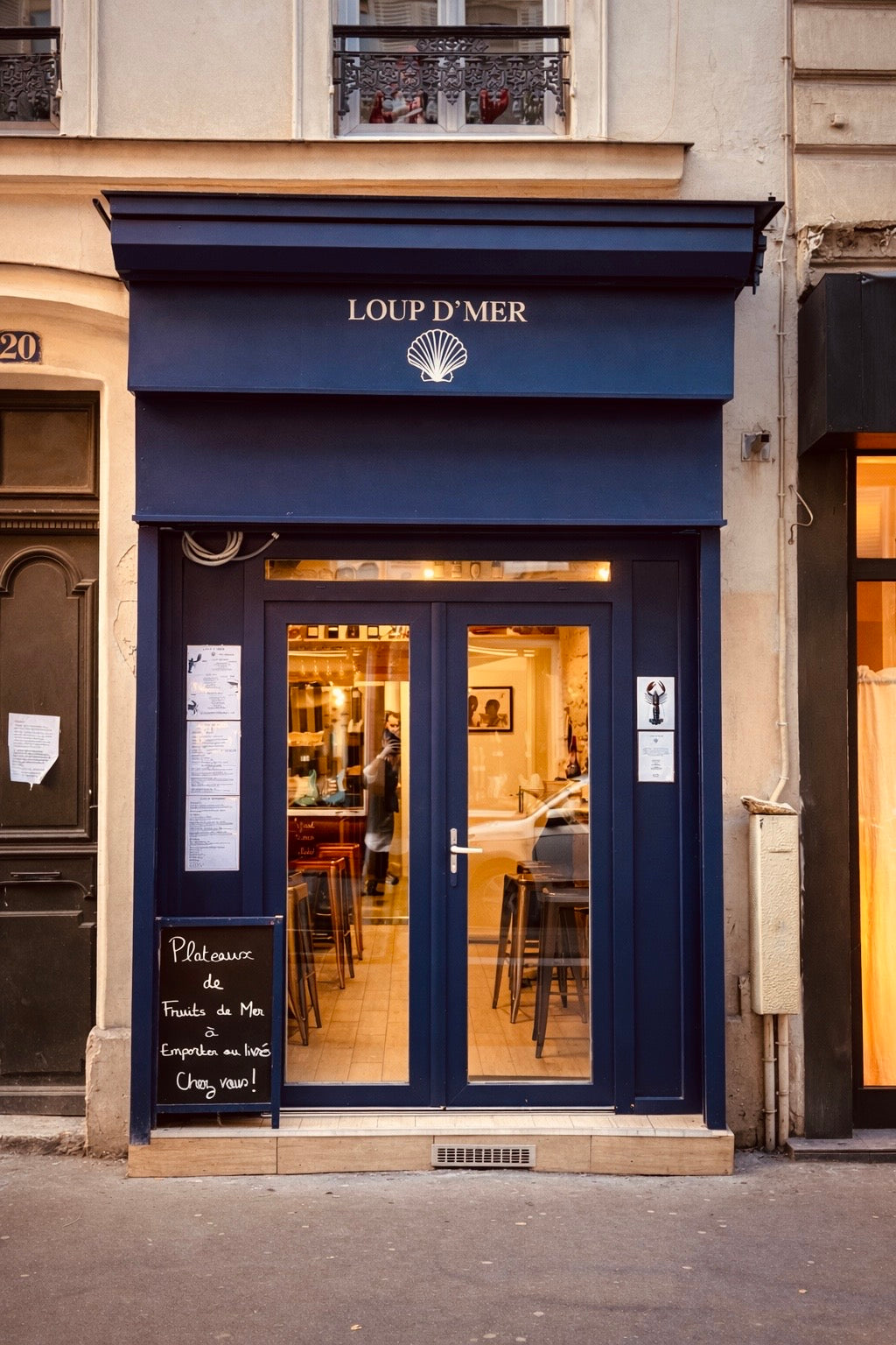 Façade du restaurant Loup de Mer à Paris